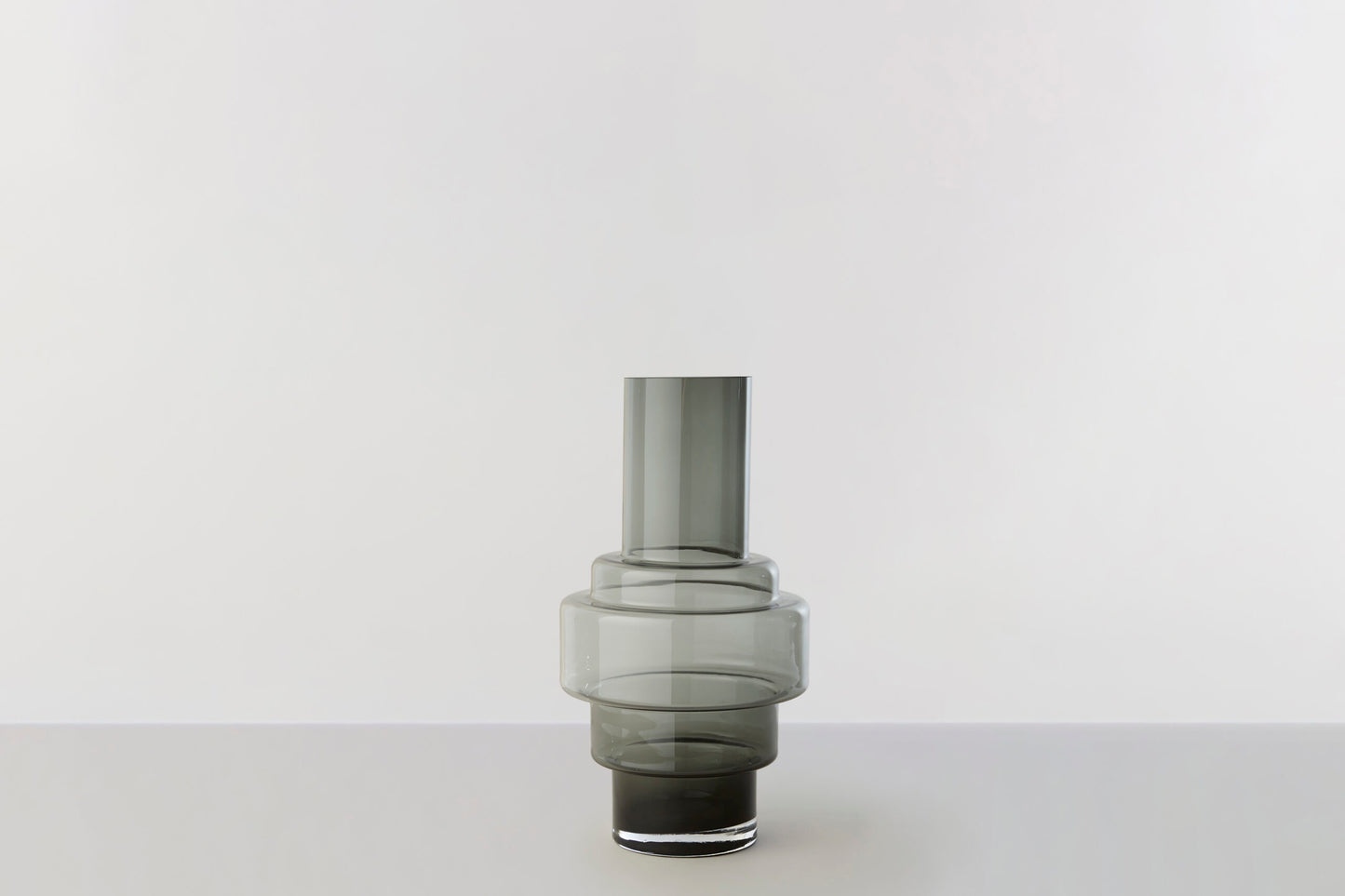 Hurricane No.45 47cm Smoked Grey